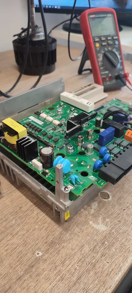 Serwis i konserwacja falowników